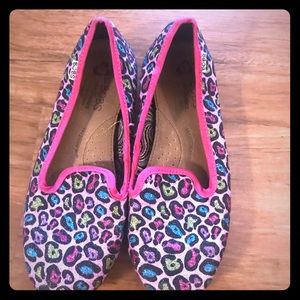 Bobs slip ons like new!!